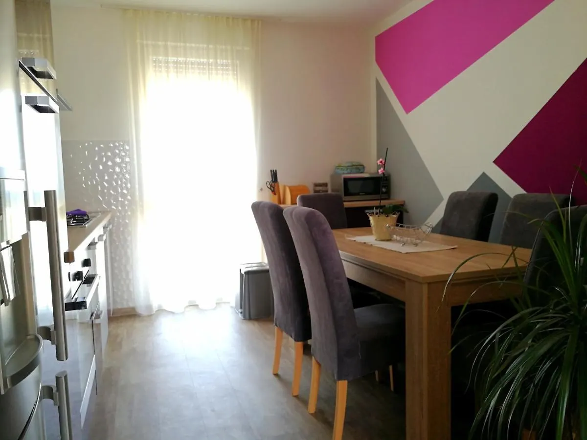 Apartment Harmony Pula 0*,  Kroatien